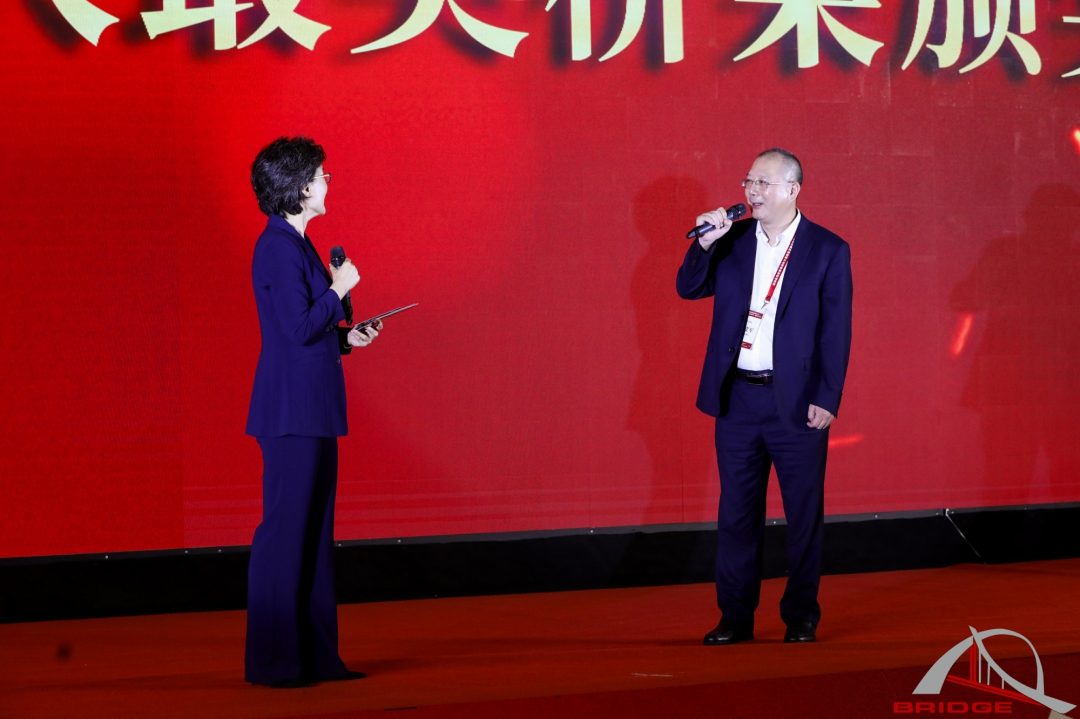 6向建军接受董倩采访.jpg