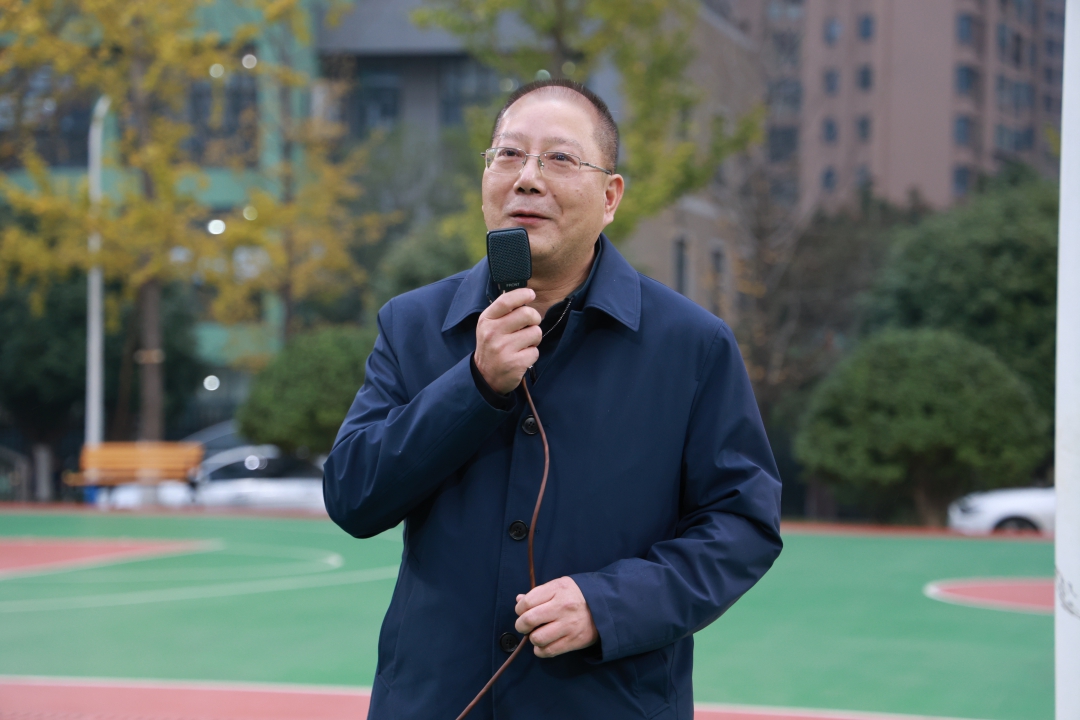 向董讲话.jpg