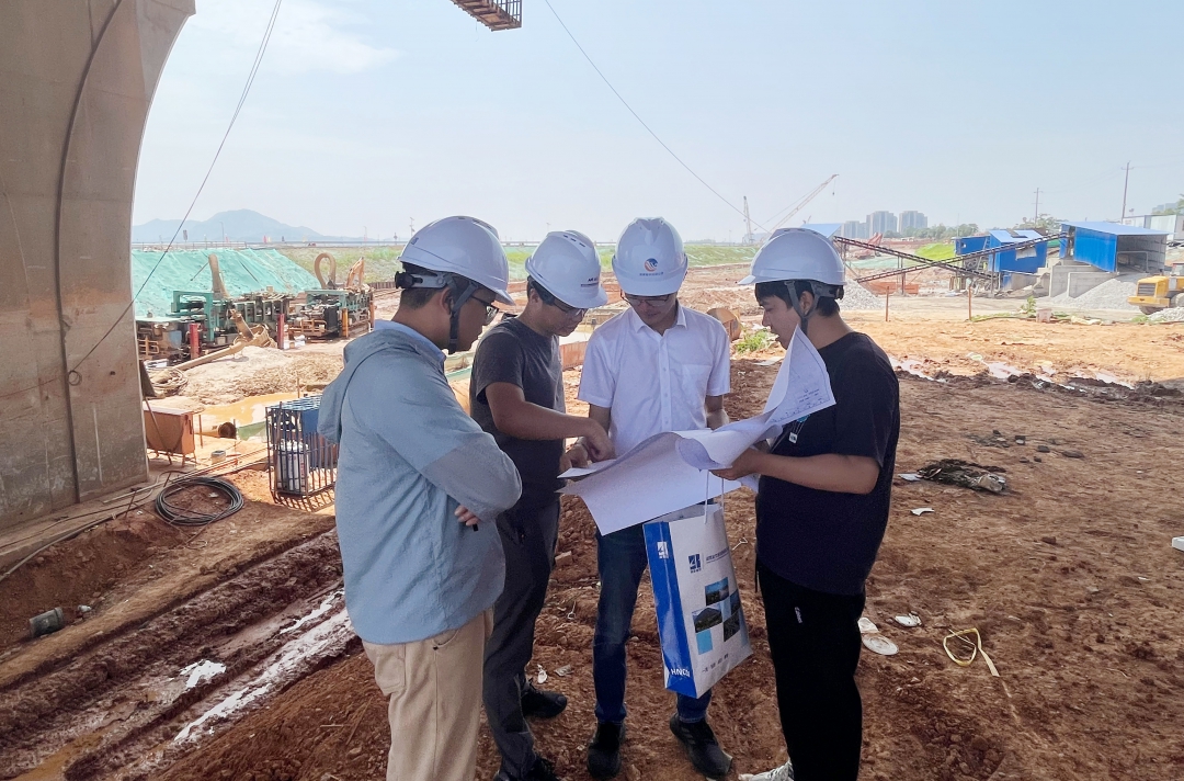 20260414133127.jpg 工作照插图2.jpg